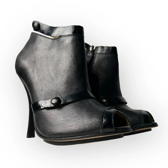 L.A.M.B Black Leather  Peep Toe Ankle Booties 8 - Picture 1 of 9